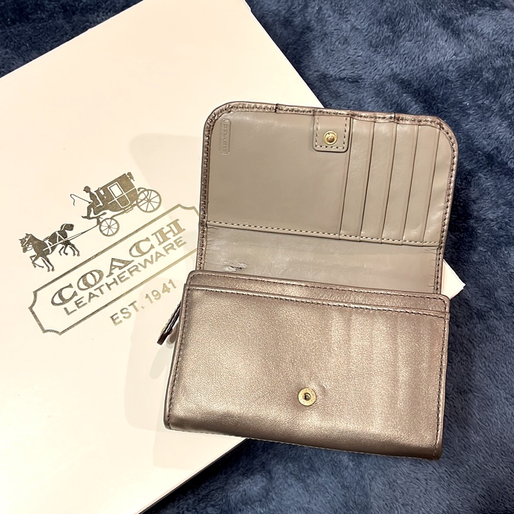 Coach Wallet. - Picture 2 of 4